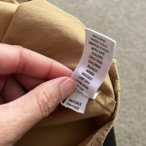 “Banana Republic: Button down shirt size small” - Picture 7 of 8